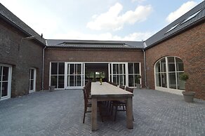 Swolgen Estate With Sauna