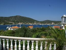 Coastal Comfort in Vinisce