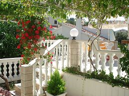 Coastal Comfort in Vinisce