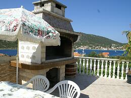 Coastal Comfort in Vinisce