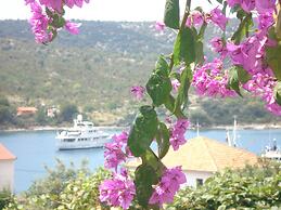 Coastal Comfort in Vinisce