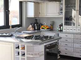Luxurious Villa in Silves With Swimming Pool