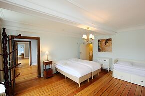 Group Villa With Pool & Sauna