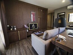 Goldenbay Hotel