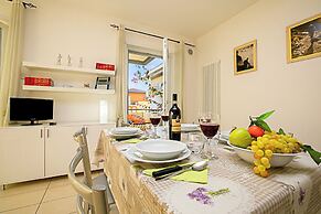 Torbole Relax, Pool & Balcony Apartment