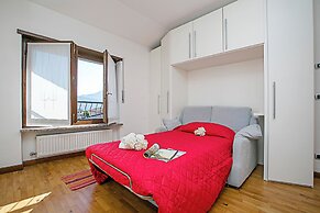 Paulie Apartment