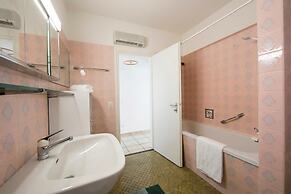 Bellevue apartment