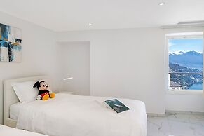 Red View Apartment