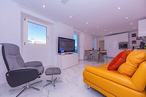 Red View Apartment
