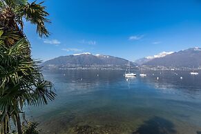 Garden on the lake 2