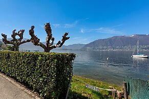 Garden on the lake 2