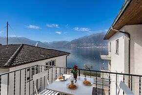Garden on the lake 2