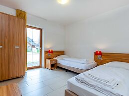 Luxury Chalet in Obertraun With Pool