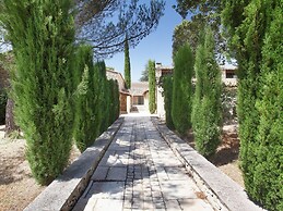 Maisonette in Gordes With Provencal Charm