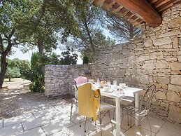 Maisonette in Gordes With Provencal Charm