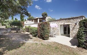 Maisonette in Gordes With Provencal Charm