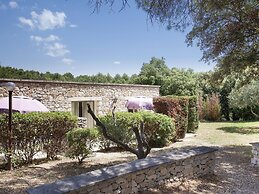 Maisonette in Gordes With Provencal Charm