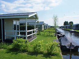 Lakeside Cottage With Boat