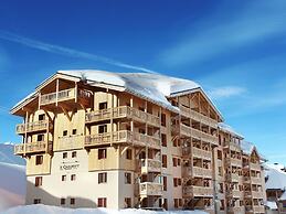 Chalet in Paradiski With Pool & Spa
