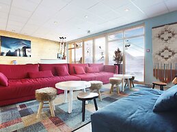 Chalet in Paradiski With Pool & Spa