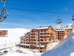 Chalet in Paradiski With Pool & Spa