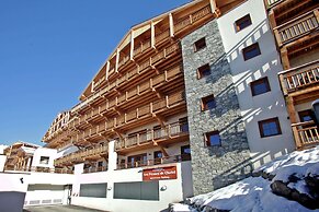 Chatel Ski Apt Near Gondola