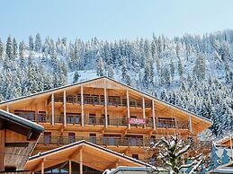 Chatel Ski Apt Near Gondola