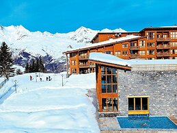 Ski Retreat With Pool