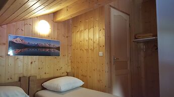 Chalet in Les Gets Near Ski Bus & Sauna