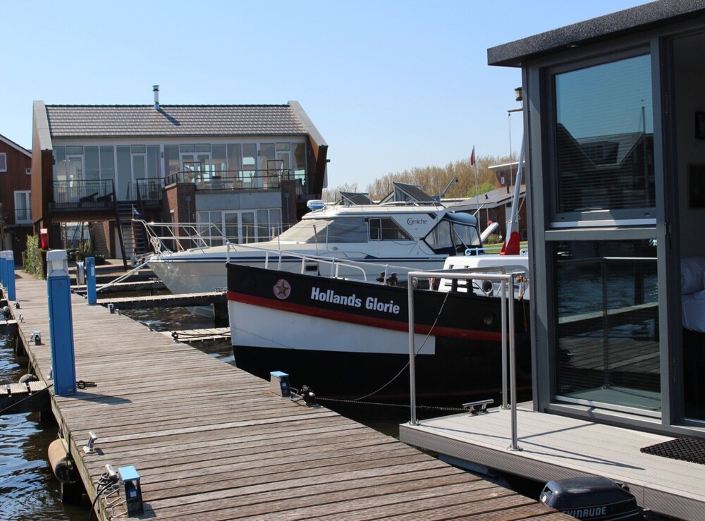 Harbour Lodge at Uitgeestermeer View