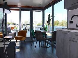 Harbour Lodge at Uitgeestermeer View