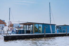 Harbour Lodge at Uitgeestermeer View