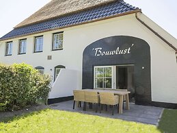 Apartment in De Cocksdorp With Garden