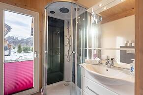 Amazing Chalet With Sauna
