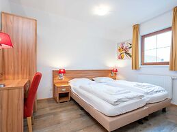 Beautiful Chalet in Obertraun With Garden