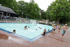 Glamping With Comfort in Ijhorst