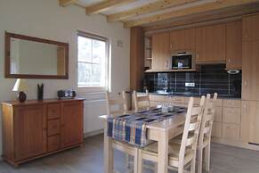 Lovely Cottage near Lake in Well
