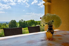 Villa in Cazals With Pool & Lake Nearby