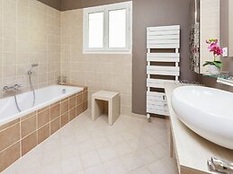 Villa in Cazals With Pool & Lake Nearby