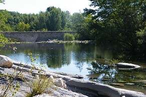 Riverside Retreat in La Souche