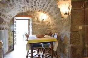 Riverside Retreat in La Souche