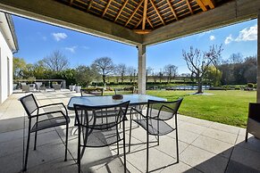 Peaceful Garden Retreat, Epiniac