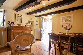 Lakeside Cottage Roziers Retreat