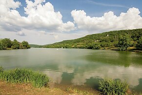 Lakeside Cottage Roziers Retreat