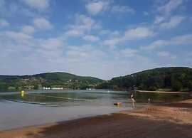 Lakeside Cottage Roziers Retreat