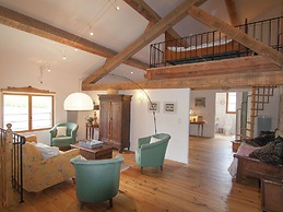 Cottage in Dordogne With Accessible Terrace