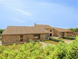Cottage in Dordogne With Accessible Terrace