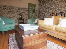 Cottage in Dordogne With Accessible Terrace