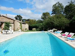Cosy House With Private Pool Near Valence