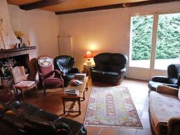 Cosy House With Private Pool Near Valence